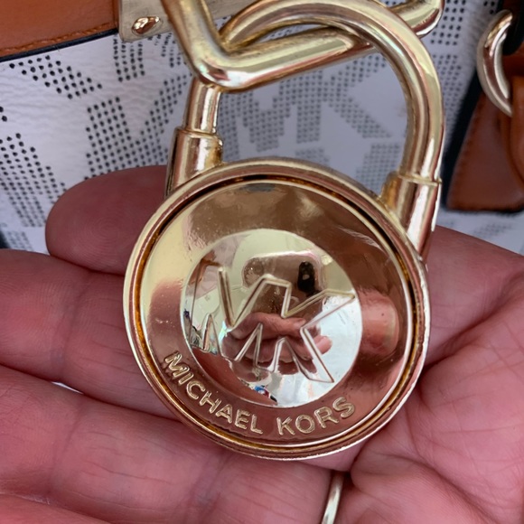 Michael Kors Logo Womens Handbag Satchel Bag pre-owned VGC designer logo 🤎 - Picture 2 of 16